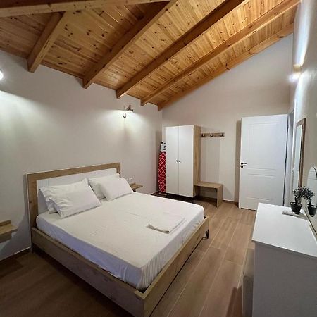 Amazing Familiar Apartments And Rooms Саранда Екстер'єр фото