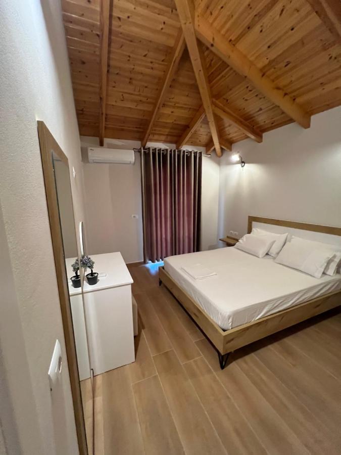 Amazing Familiar Apartments And Rooms Саранда Екстер'єр фото