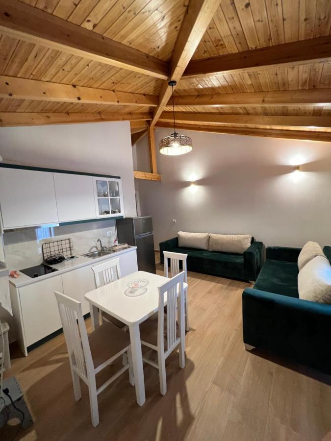 Amazing Familiar Apartments And Rooms Саранда Екстер'єр фото
