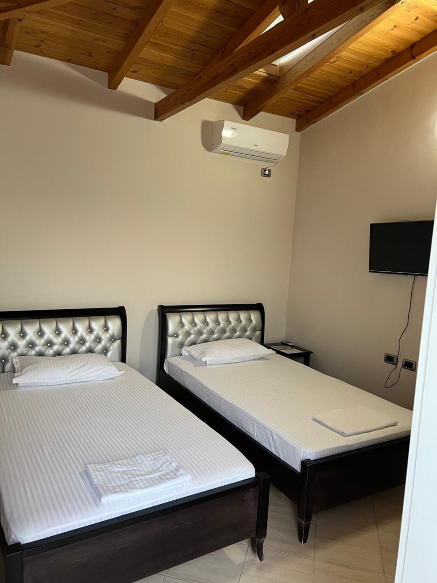 Amazing Familiar Apartments And Rooms Саранда Екстер'єр фото
